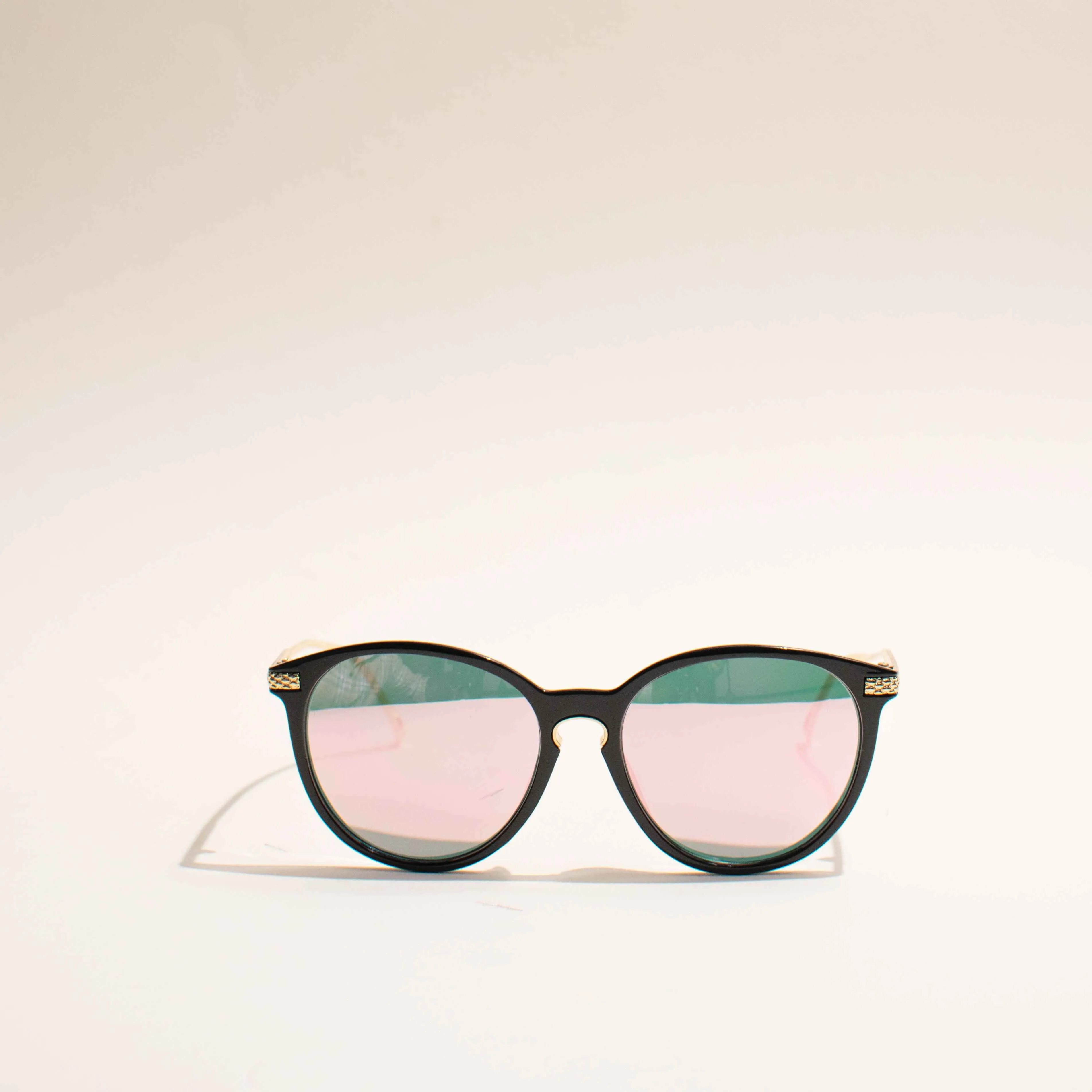 Chic & Classy Pink Mirror Sunglass