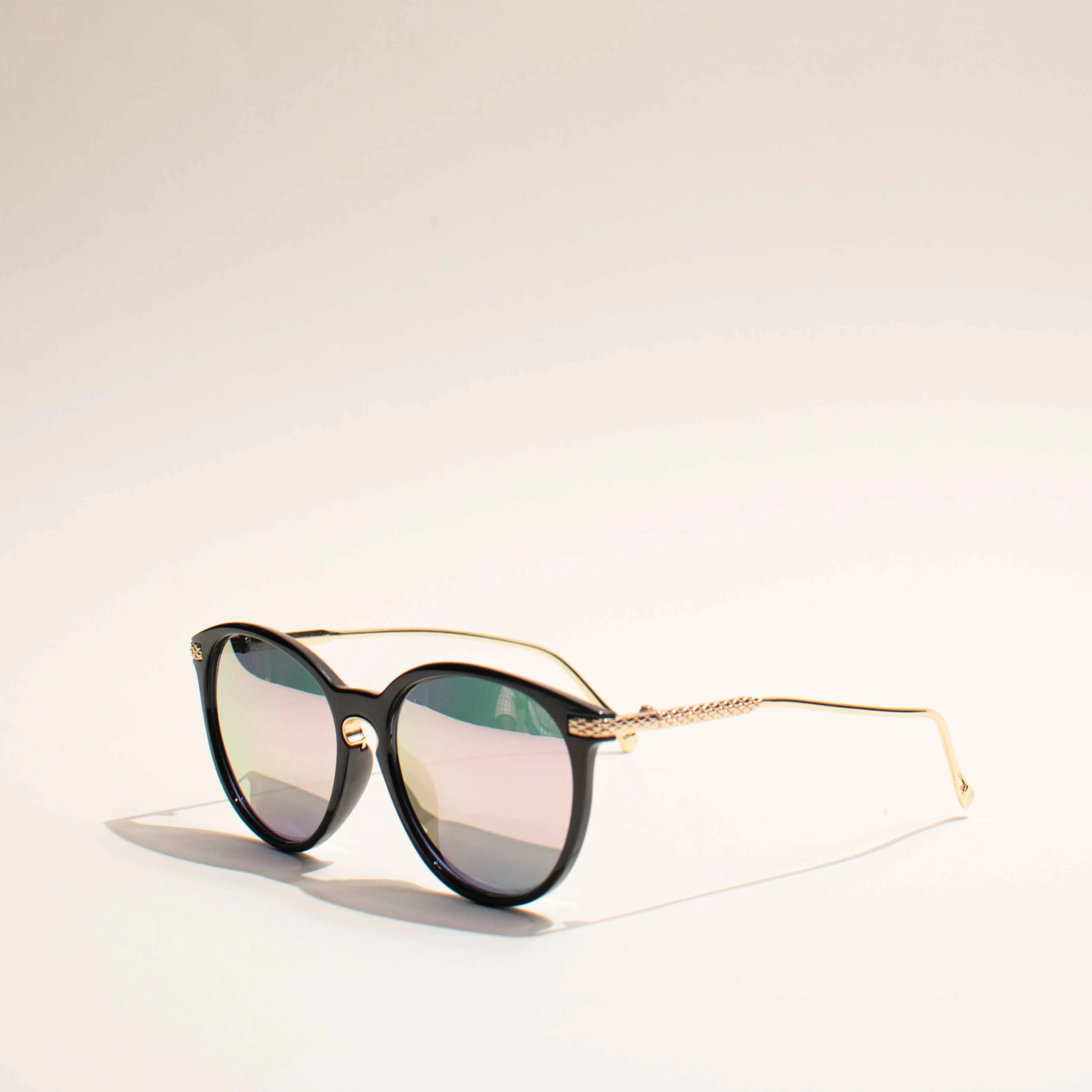Chic & Classy Pink Mirror Sunglass